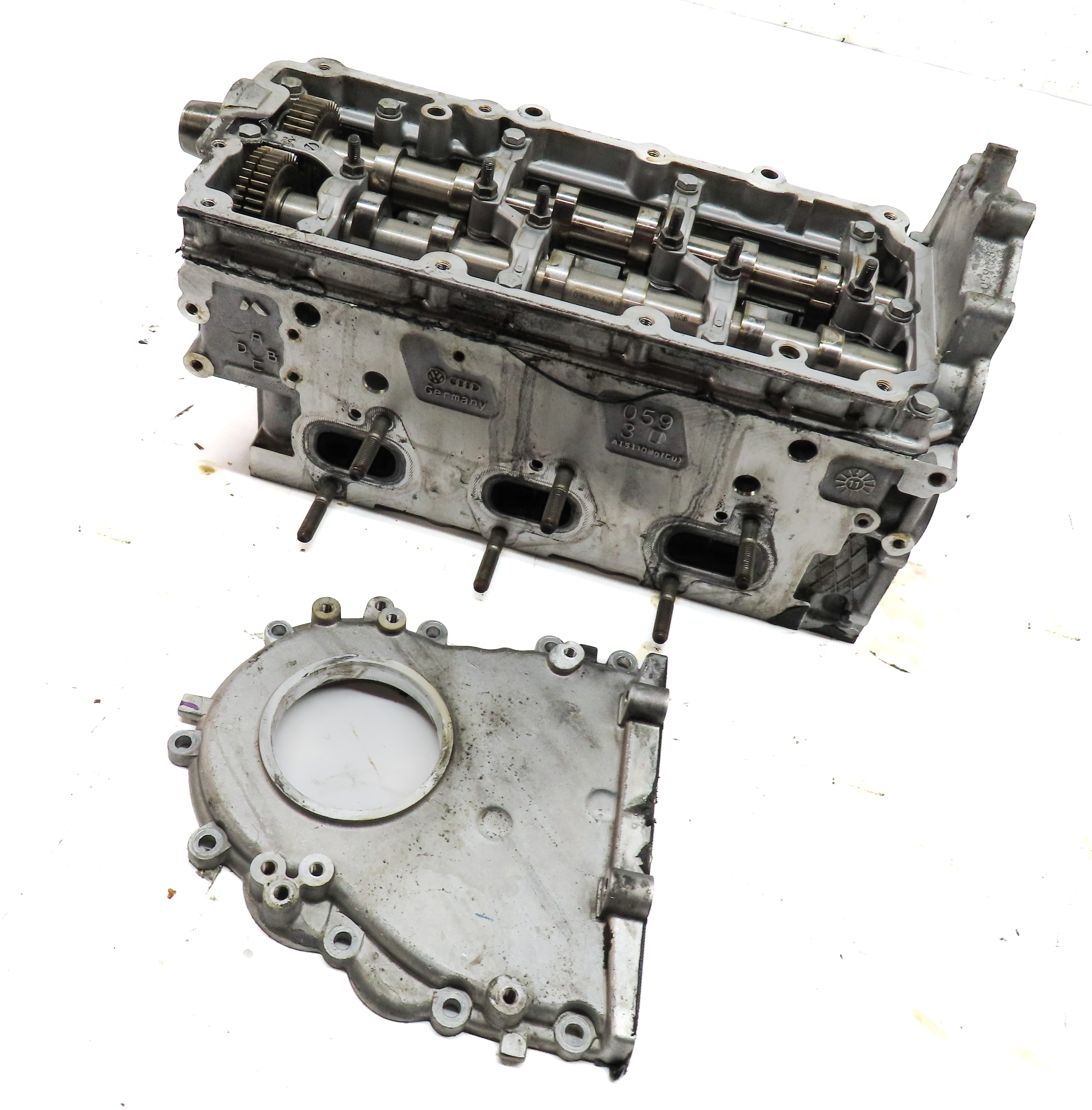 2009-2012 VW TOUAREG / AUDI Q7 (4L) 3.0L TDI DIESEL ENGINE - LEFT CYLINDER HEAD — exact item pictured